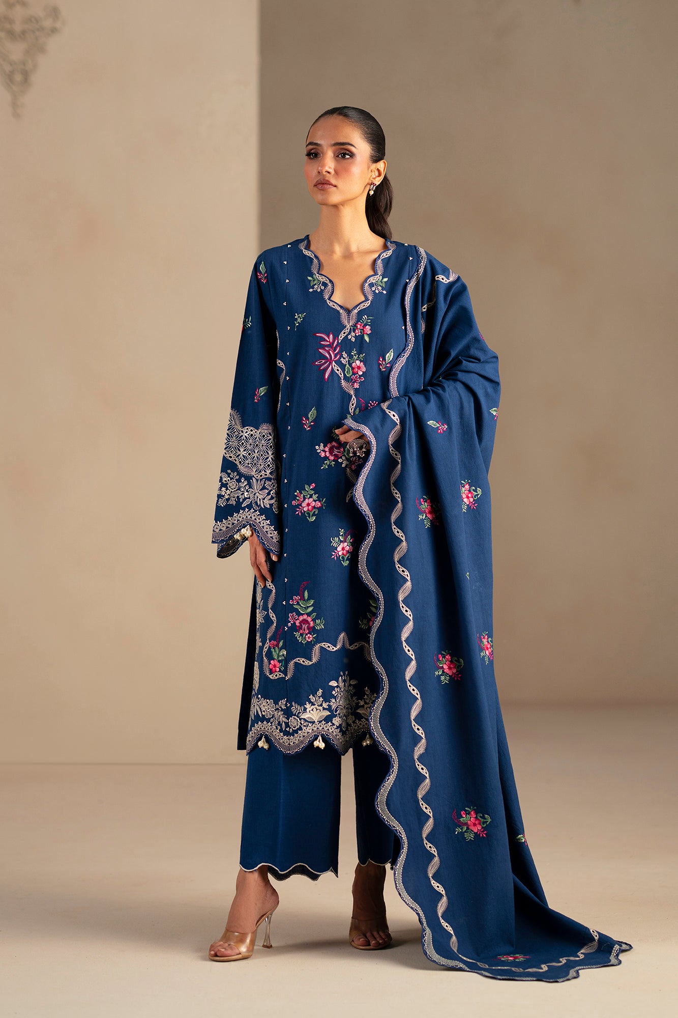 EMBROIDERED SUIT (E0785/203/622)