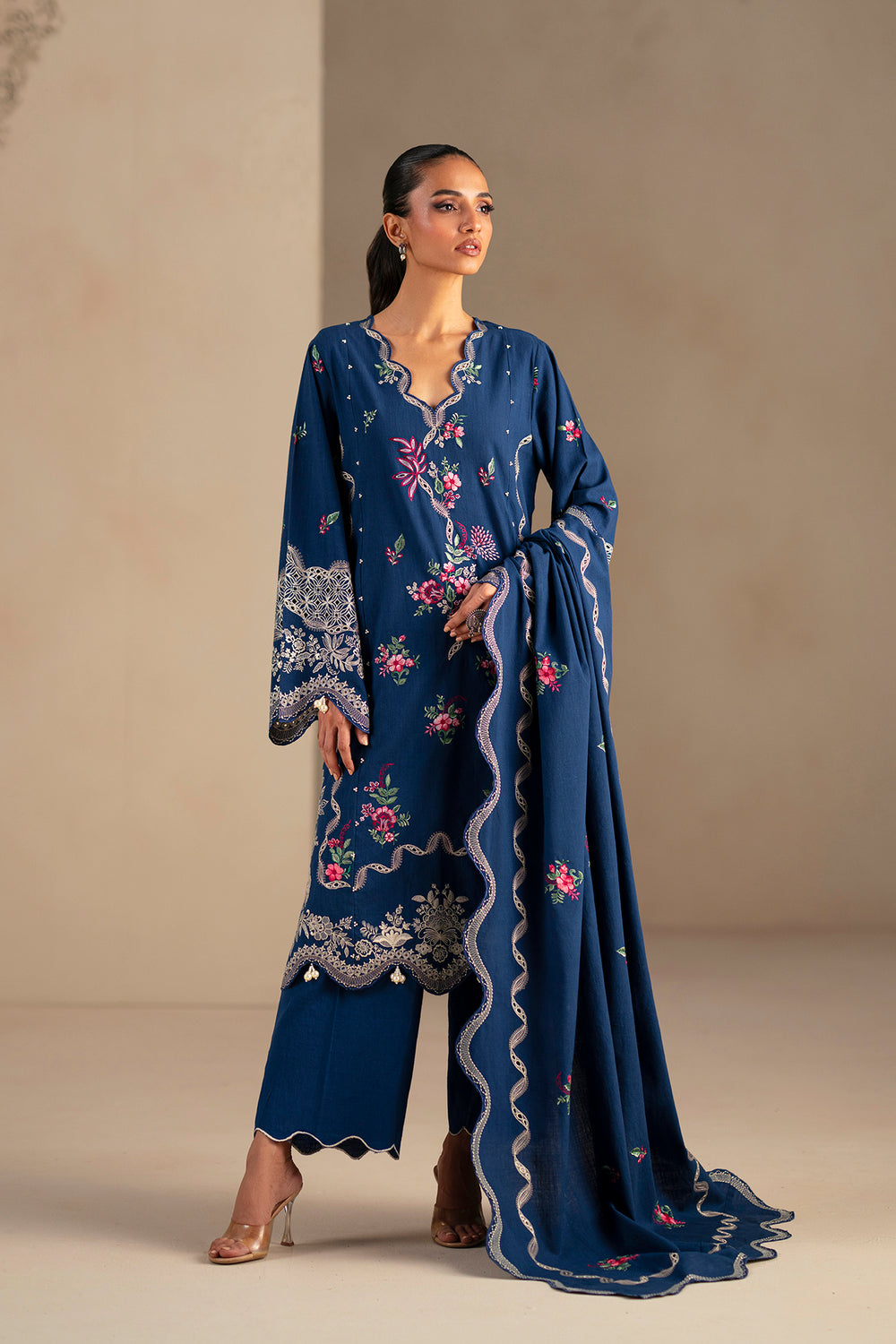 EMBROIDERED SUIT (E0785/203/622)