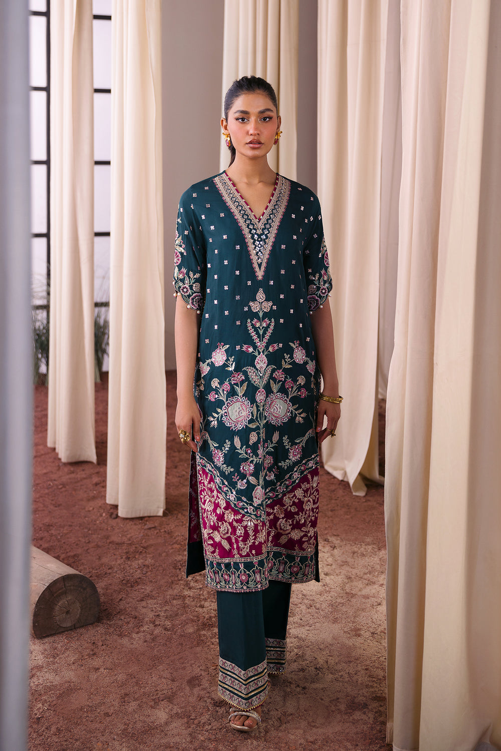 EMBROIDERED SUIT (E0786/104/705)