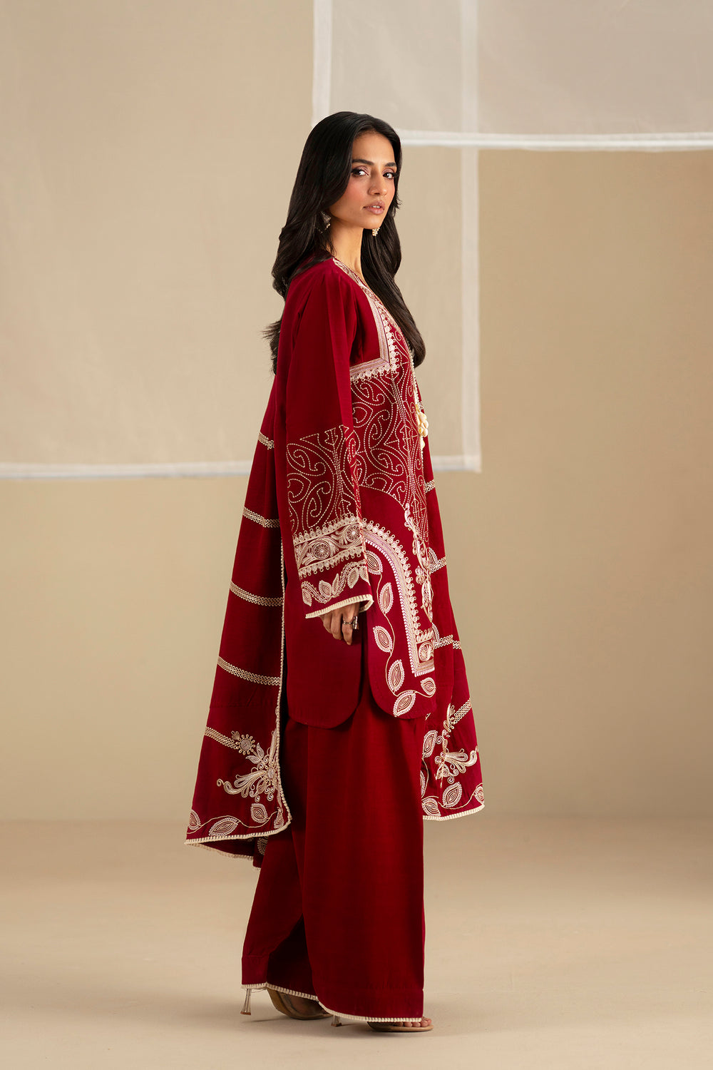 EMBROIDERED SUIT (E0786/203/304)