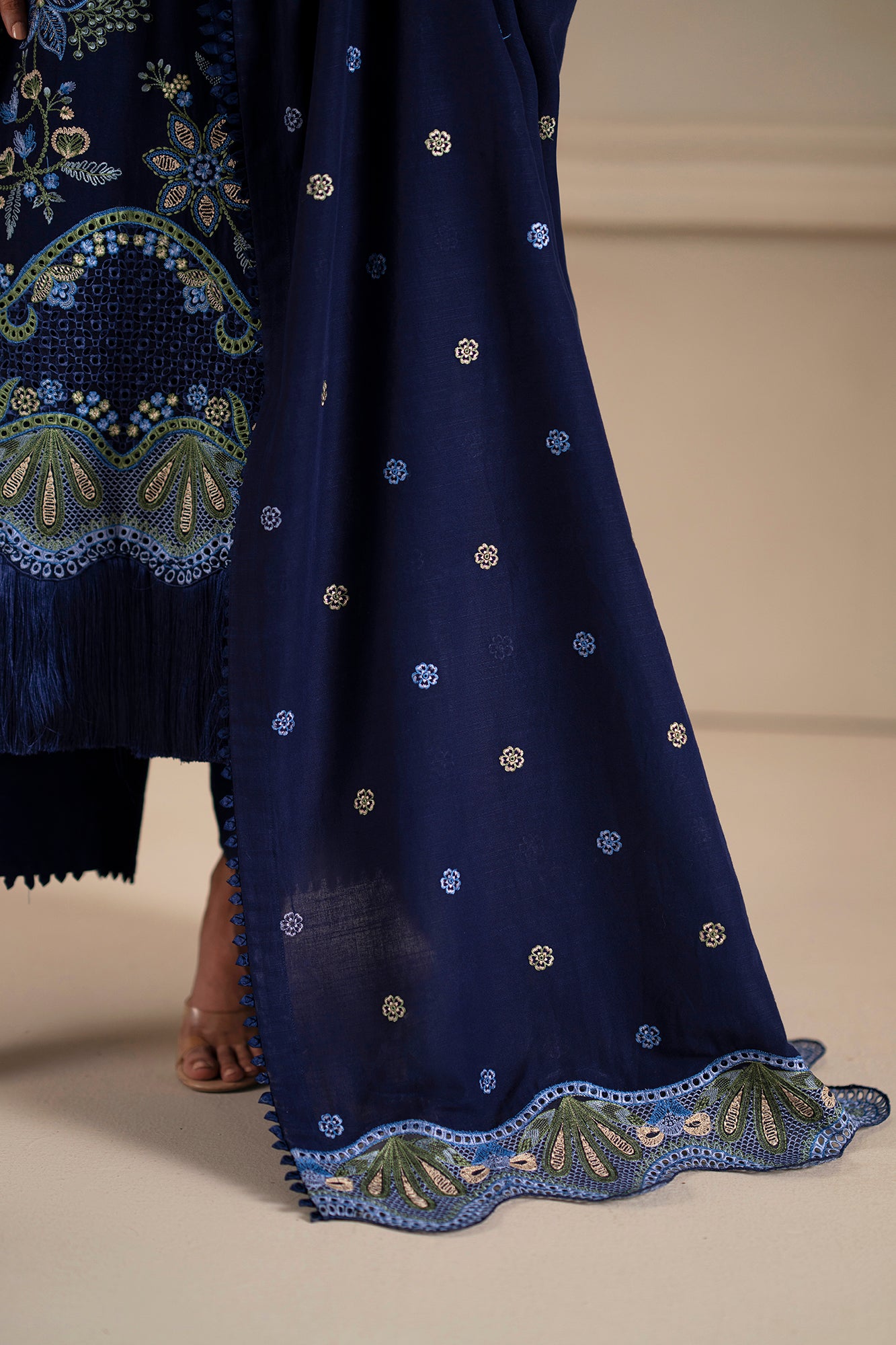 EMBROIDERED SUIT (E0789/203/620)