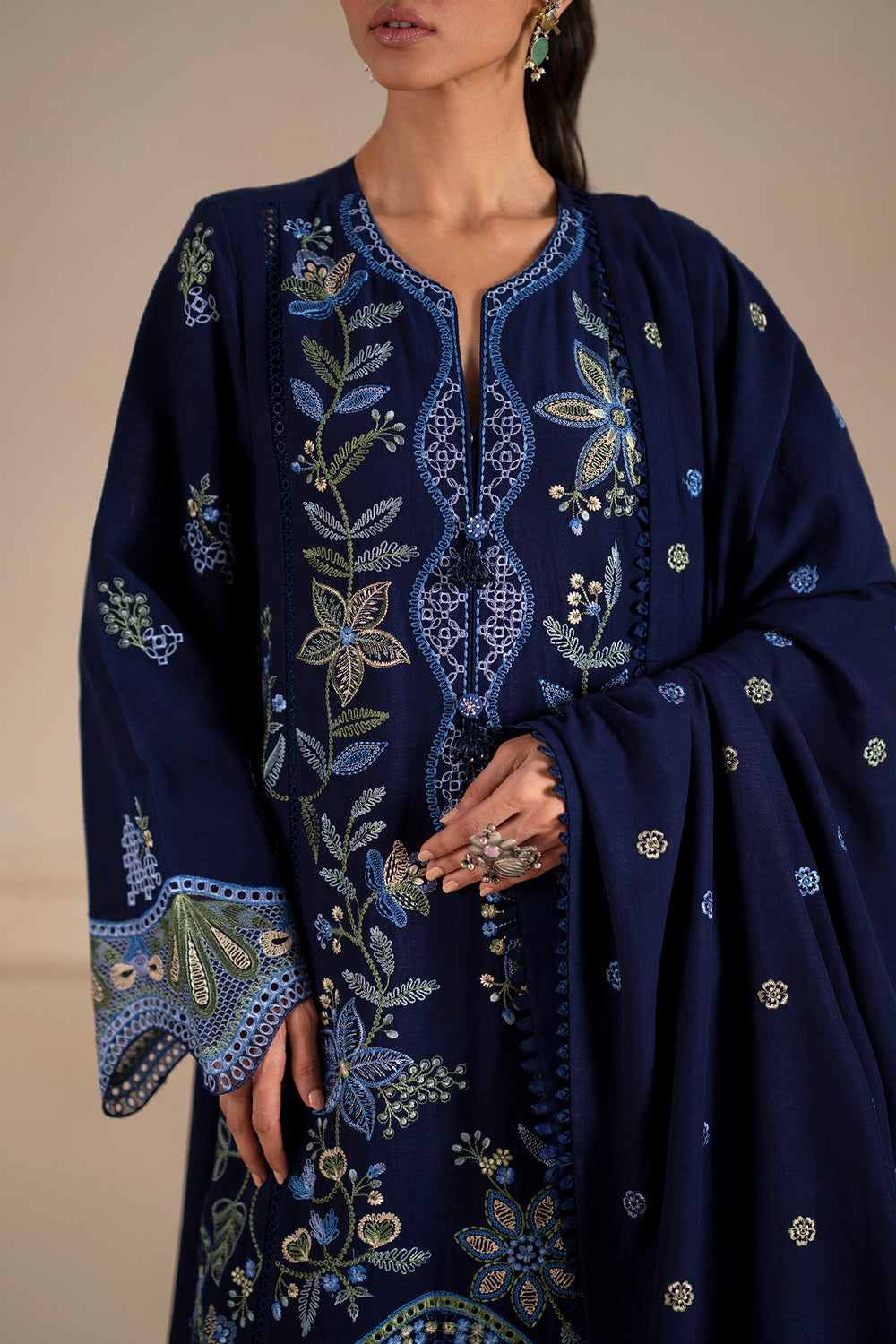 EMBROIDERED SUIT (E0789/203/620)