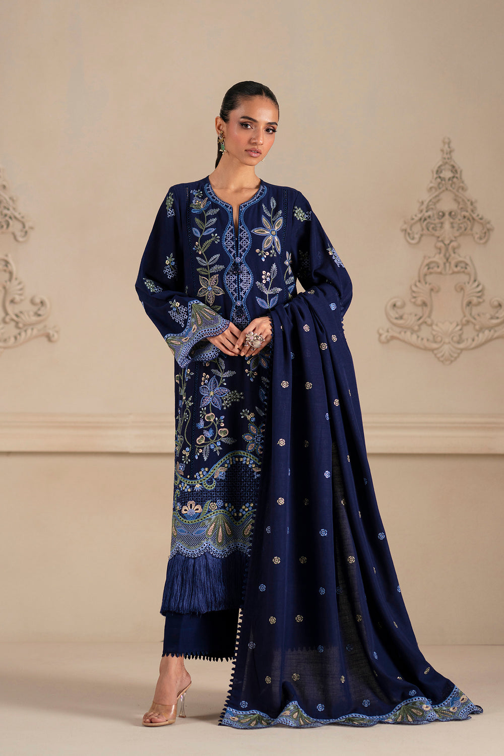 EMBROIDERED SUIT (E0789/203/620)