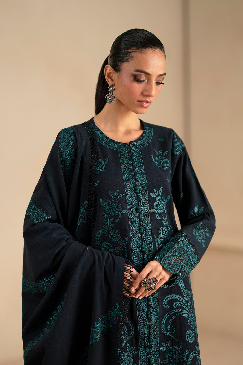 EMBROIDERED SUIT (E0790/203/902)