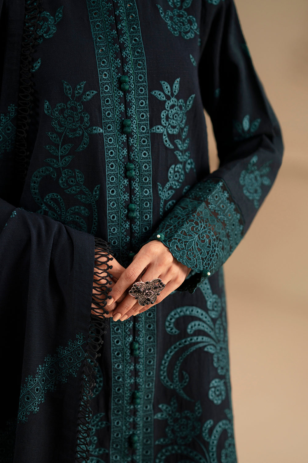 EMBROIDERED SUIT (E0790/203/902)