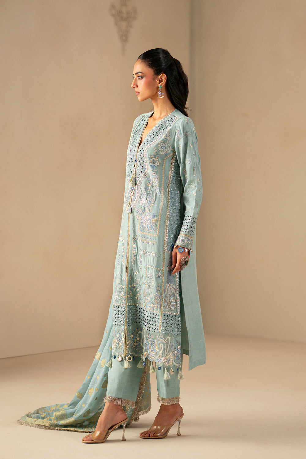 EMBROIDERED SUIT (E0791/203/719)