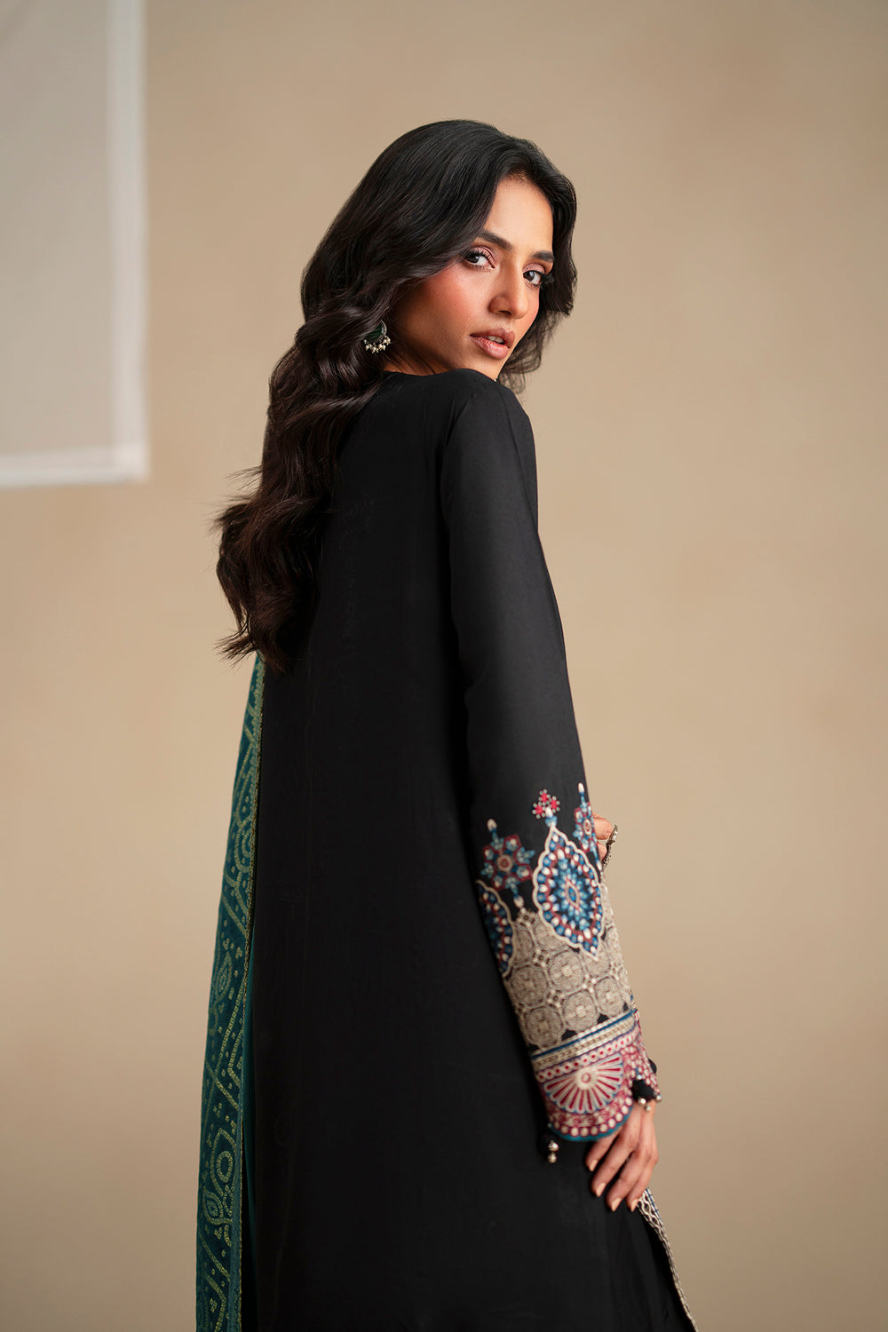 EMBROIDERED SUIT (E0792/203/902)