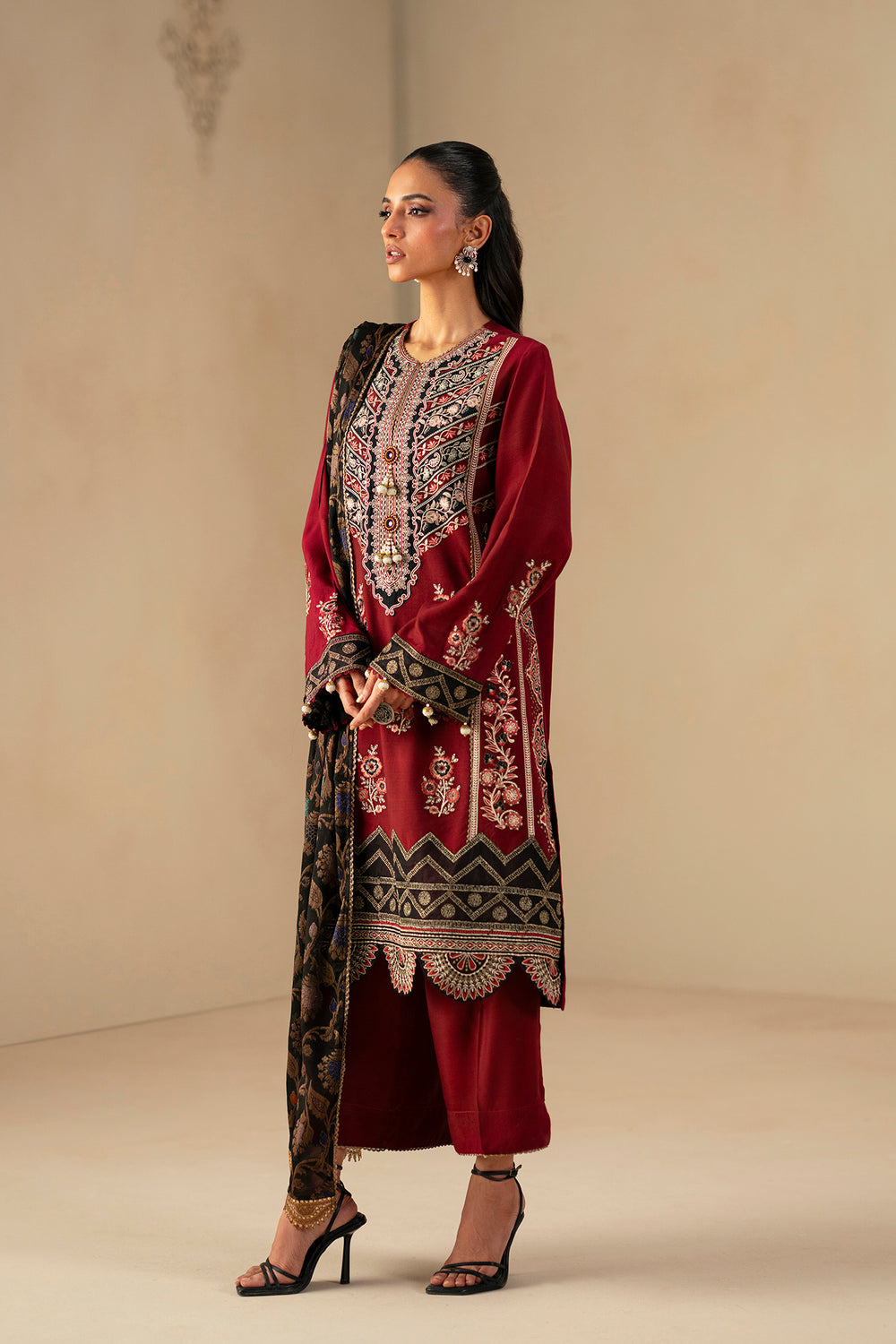 EMBROIDERED SUIT (E0793/203/305)