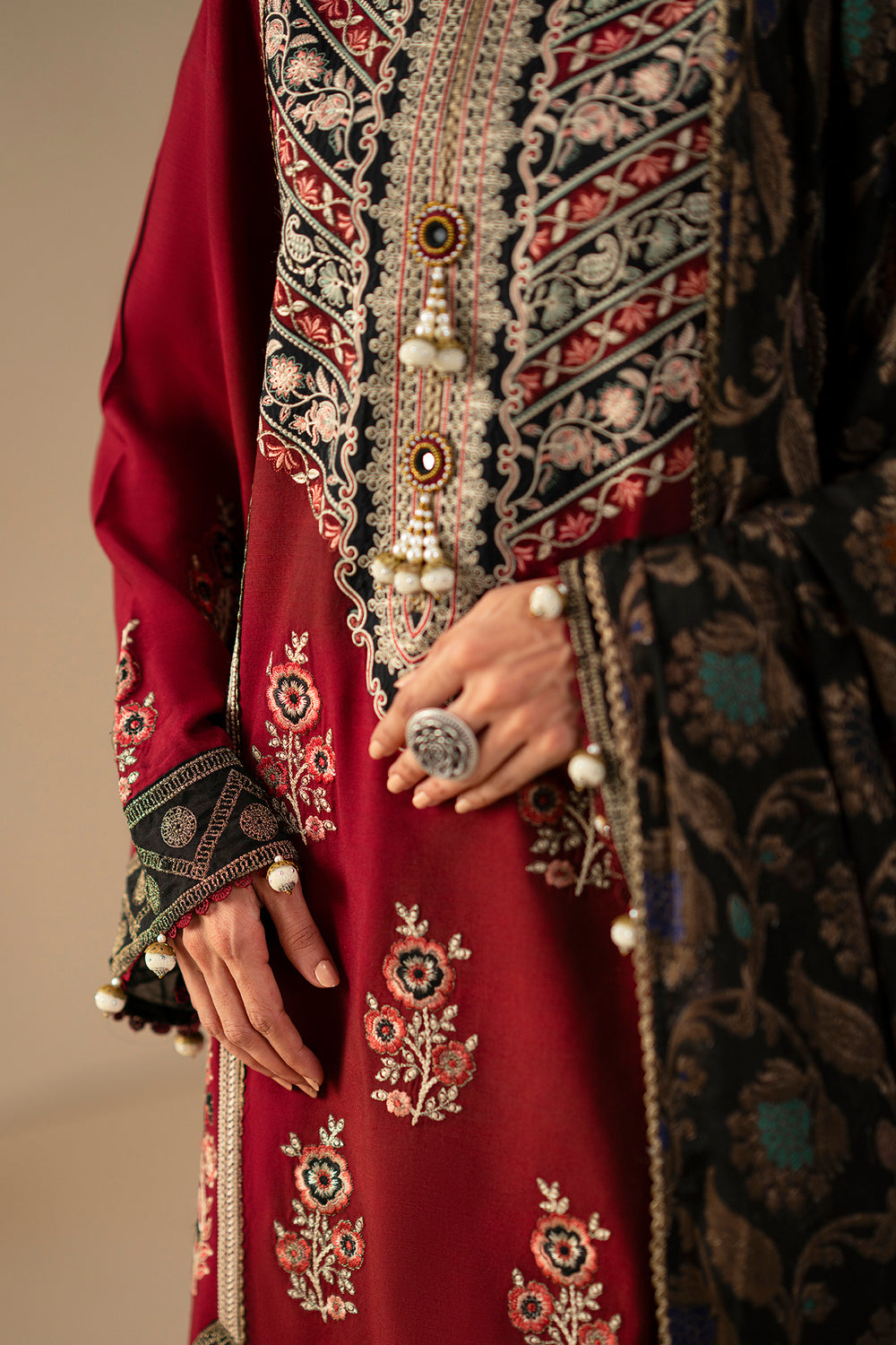 EMBROIDERED SUIT (E0793/203/305)