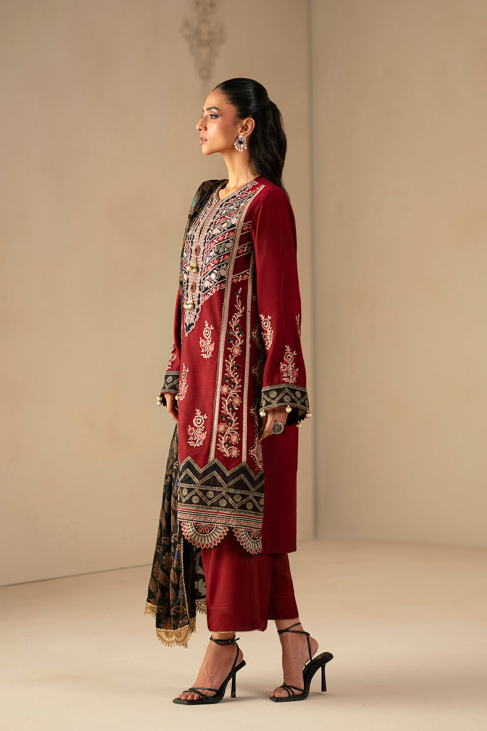 EMBROIDERED SUIT (E0793/203/305)