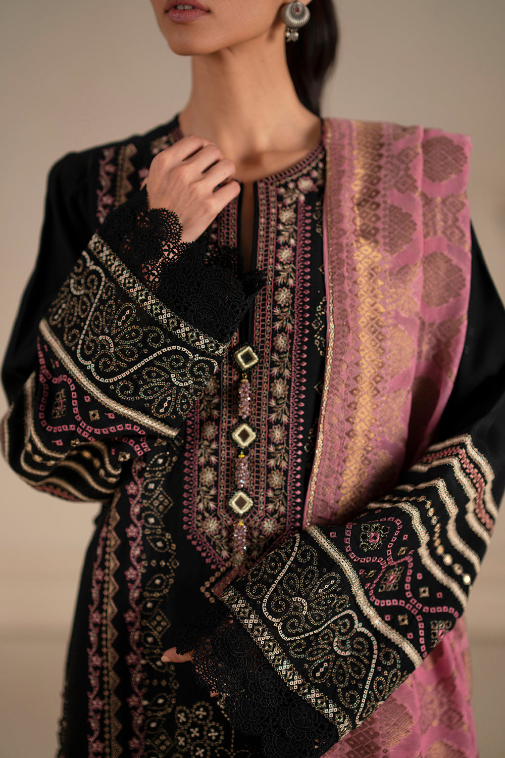 EMBROIDERED SUIT (E0795/203/902)