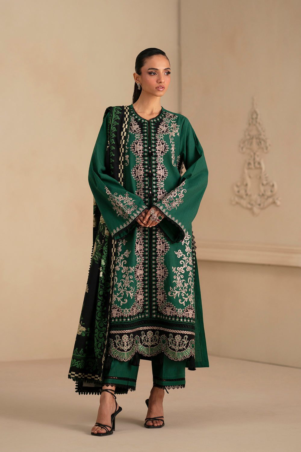 EMBROIDERED SUIT (E0796/203/706)