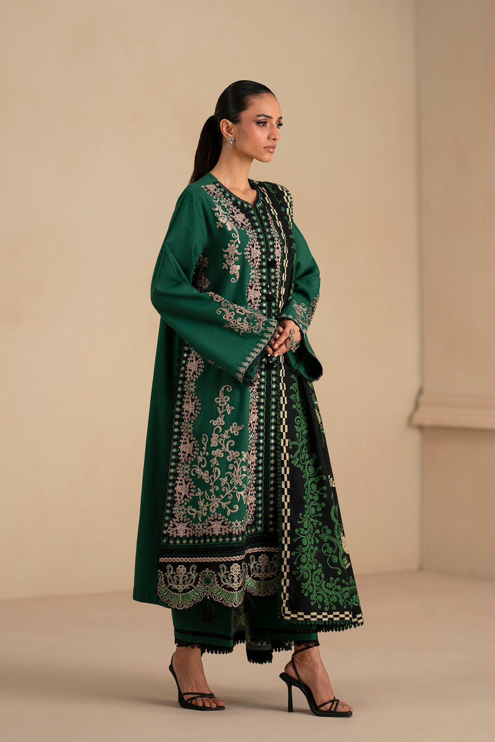 EMBROIDERED SUIT (E0796/203/706)