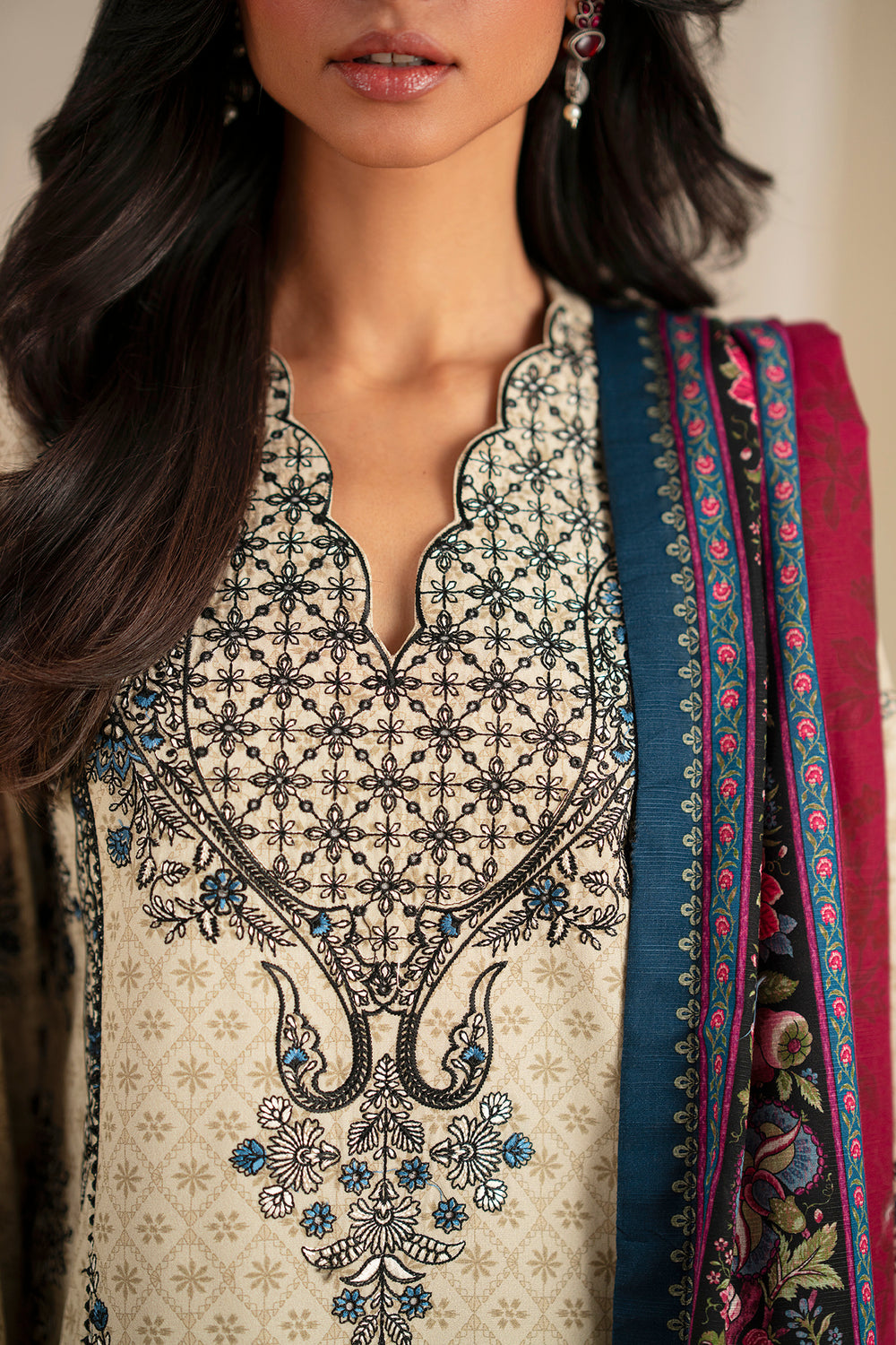 EMBROIDERED SUIT (E0797/203/112)