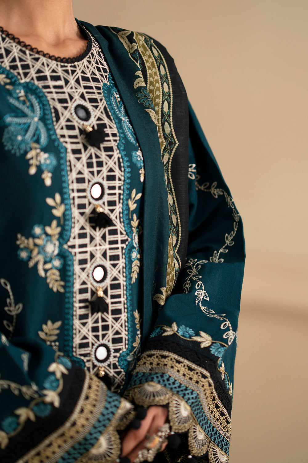 EMBROIDERED SUIT (E0799/203/711)
