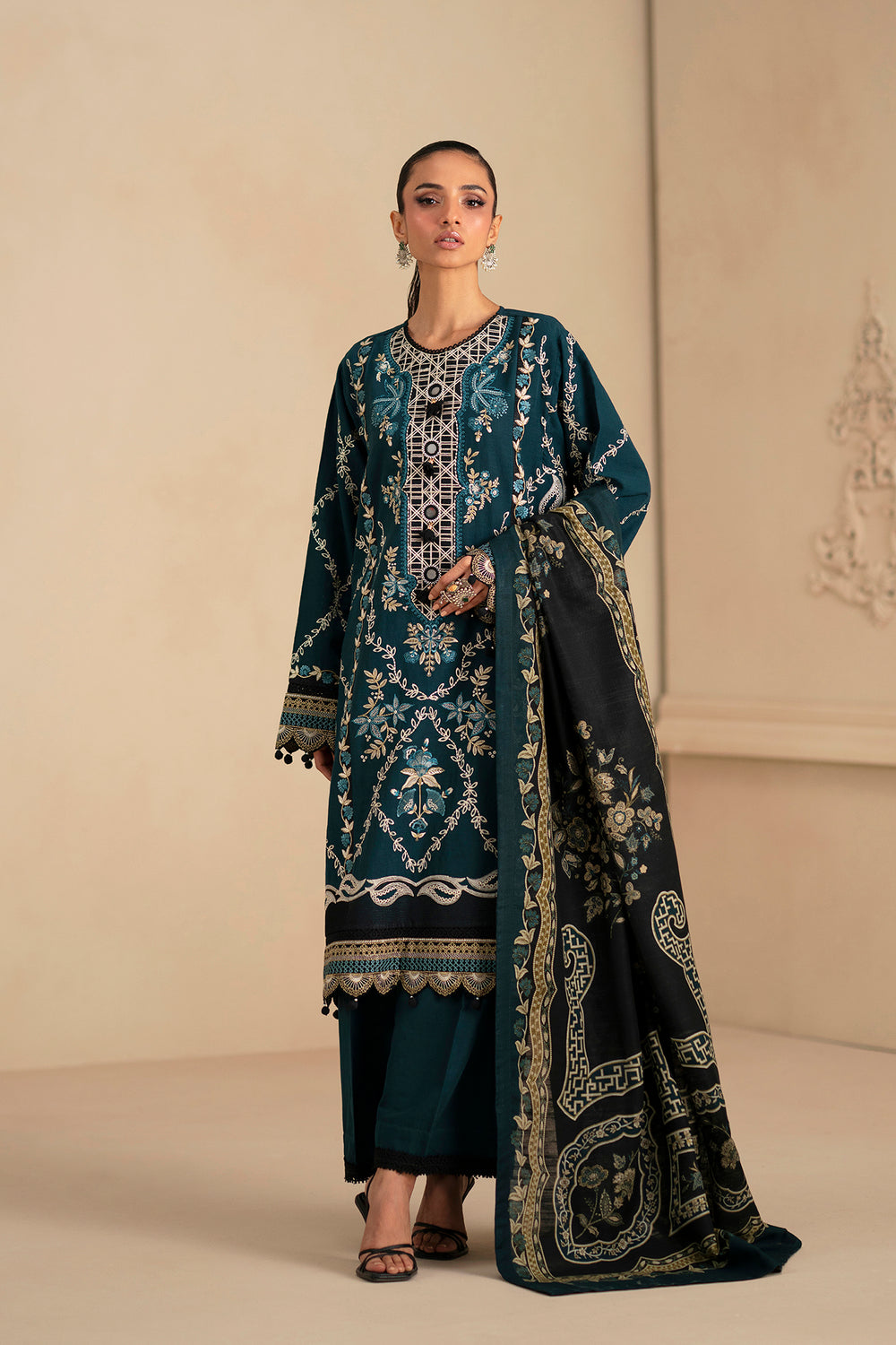 EMBROIDERED SUIT (E0799/203/711)