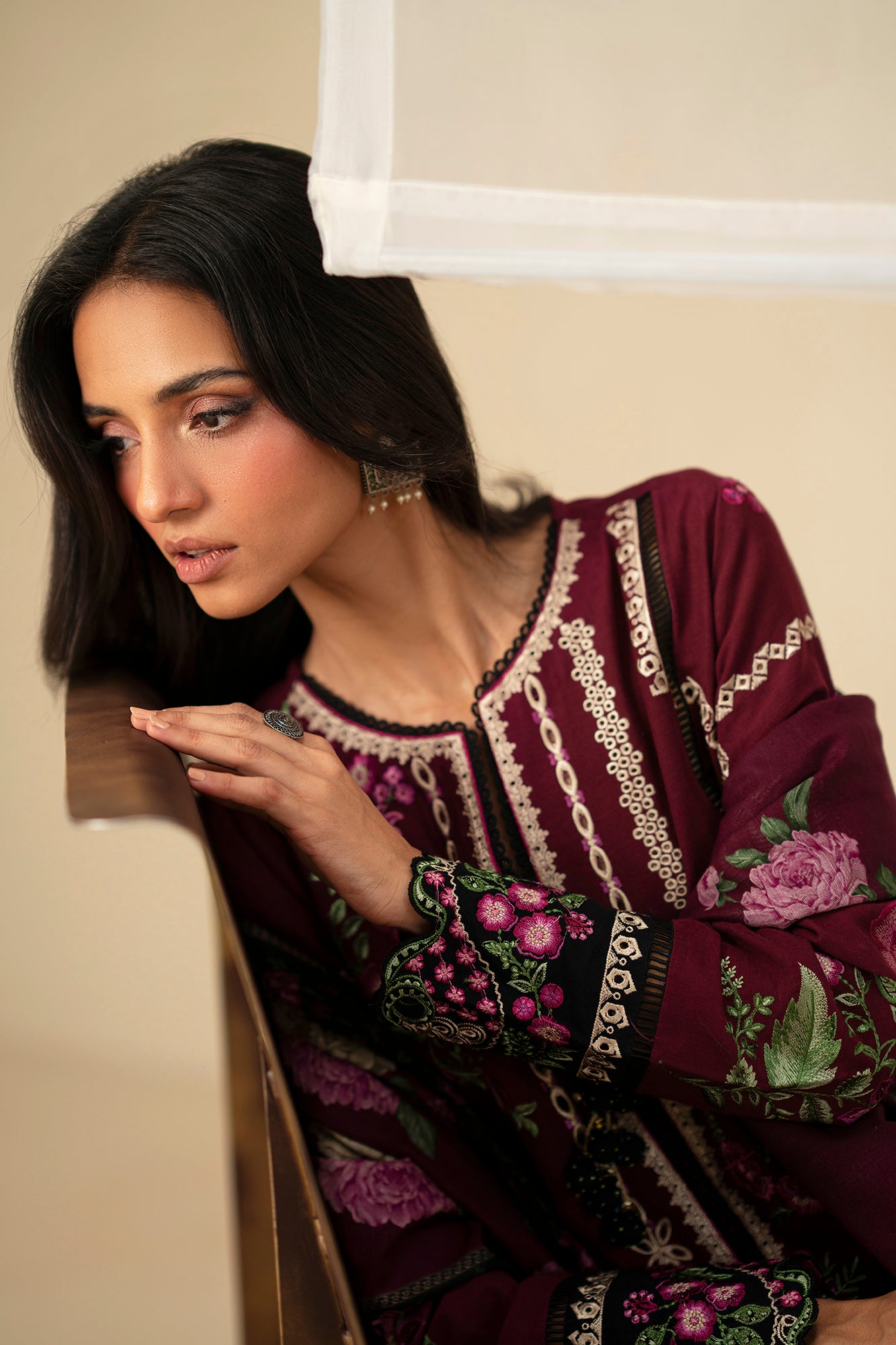 EMBROIDERED SUIT (E0800/203/516)