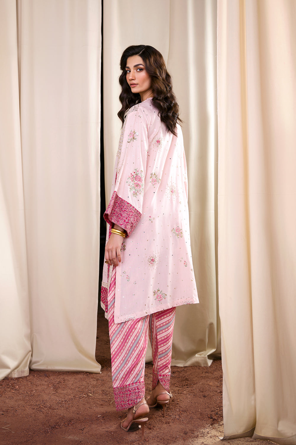 EMBROIDERED SUIT (E0802/104/316)