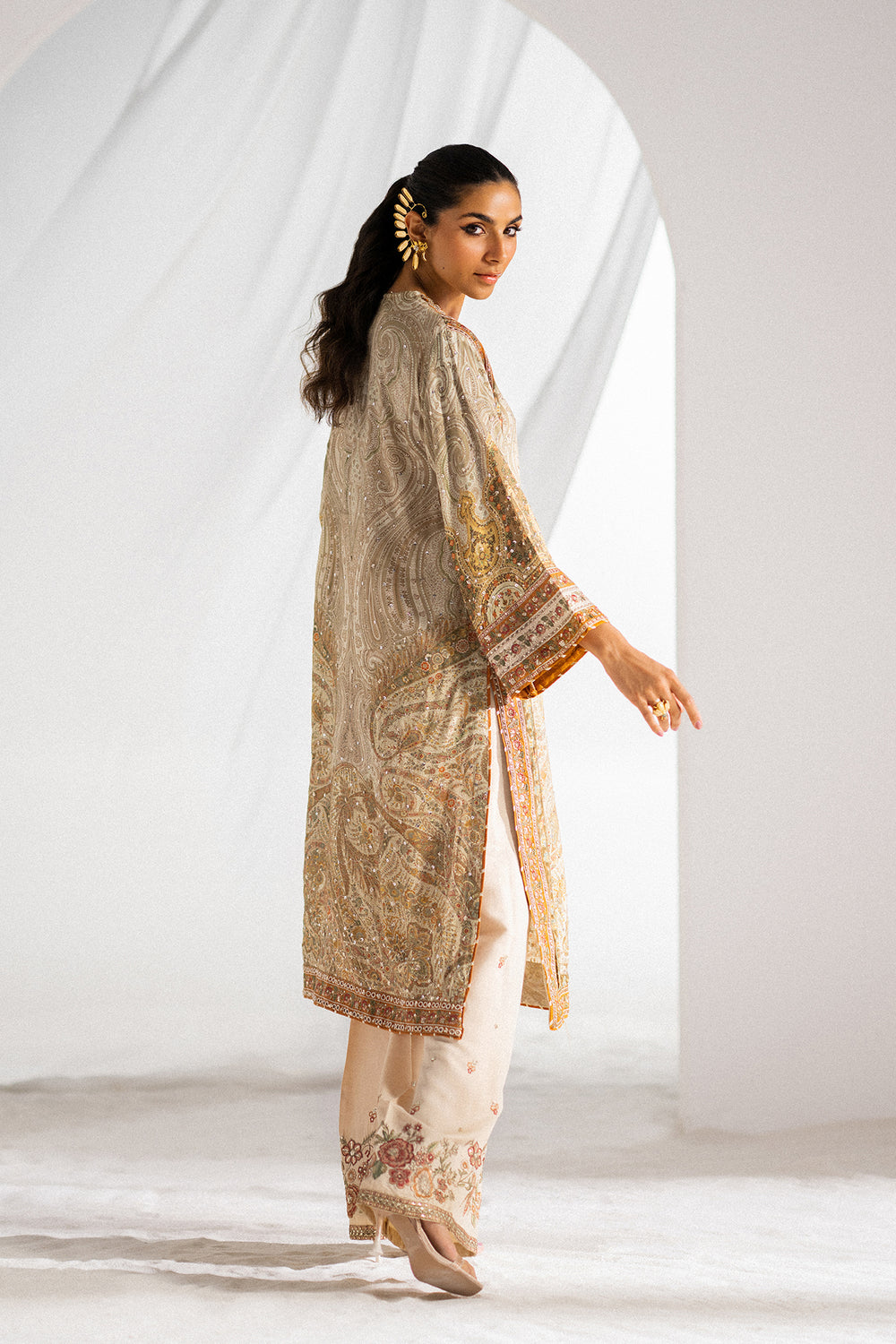 EMBROIDERED SUIT (E0810/104/112)