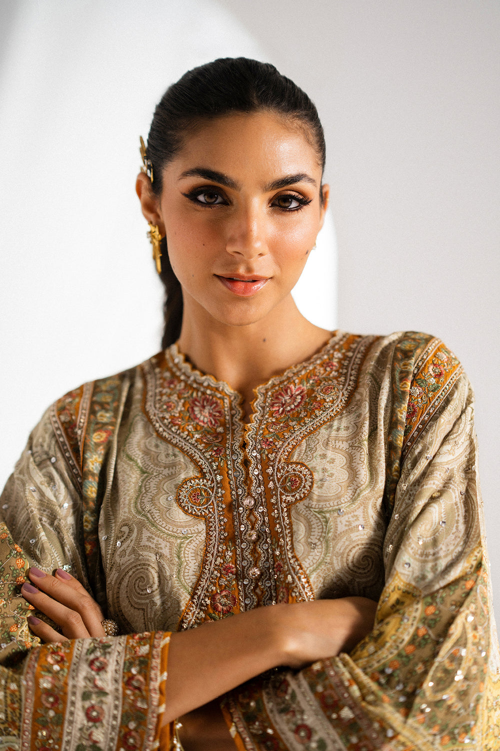 EMBROIDERED SUIT (E0810/104/112)