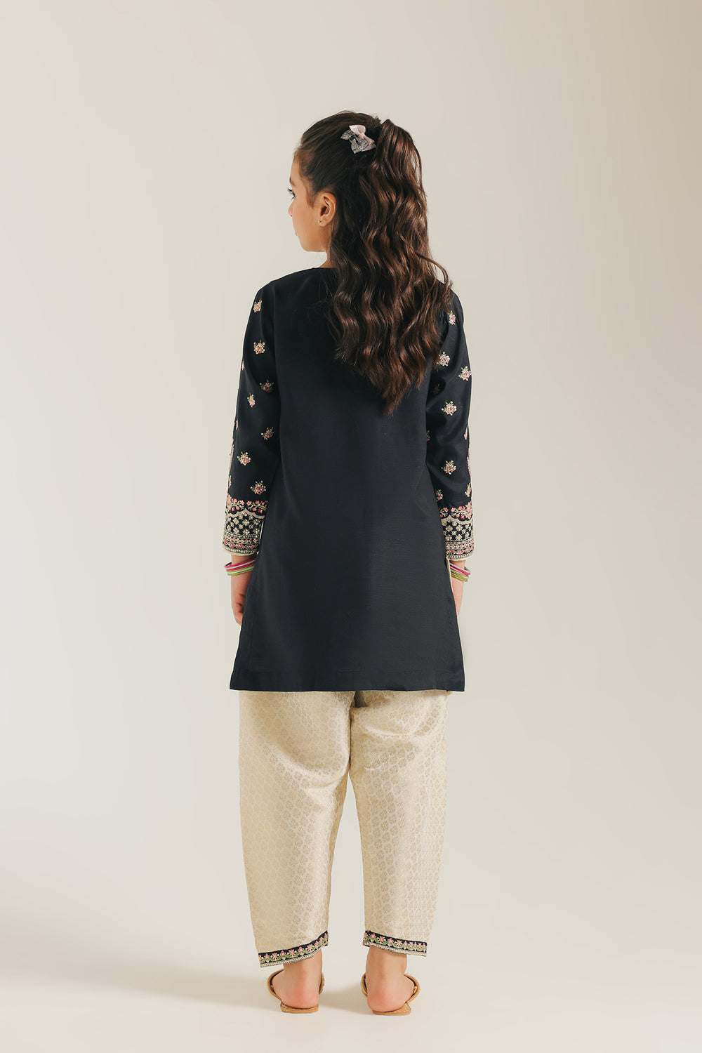 EMBROIDERED SUIT (E0810/404/902 E0810/304/902)