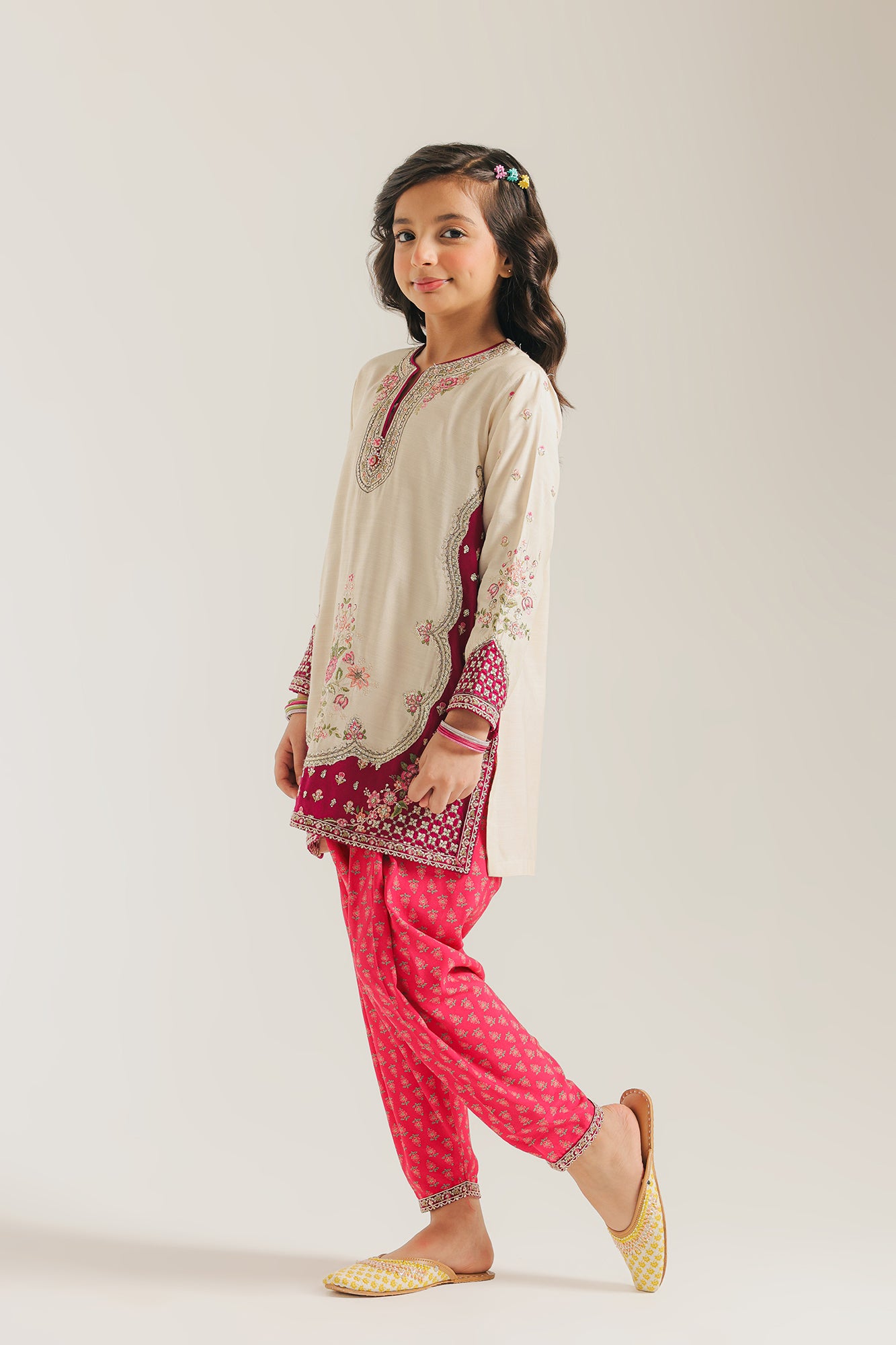 EMBROIDERED SUIT (E0814/404/005 E0814/304/005)