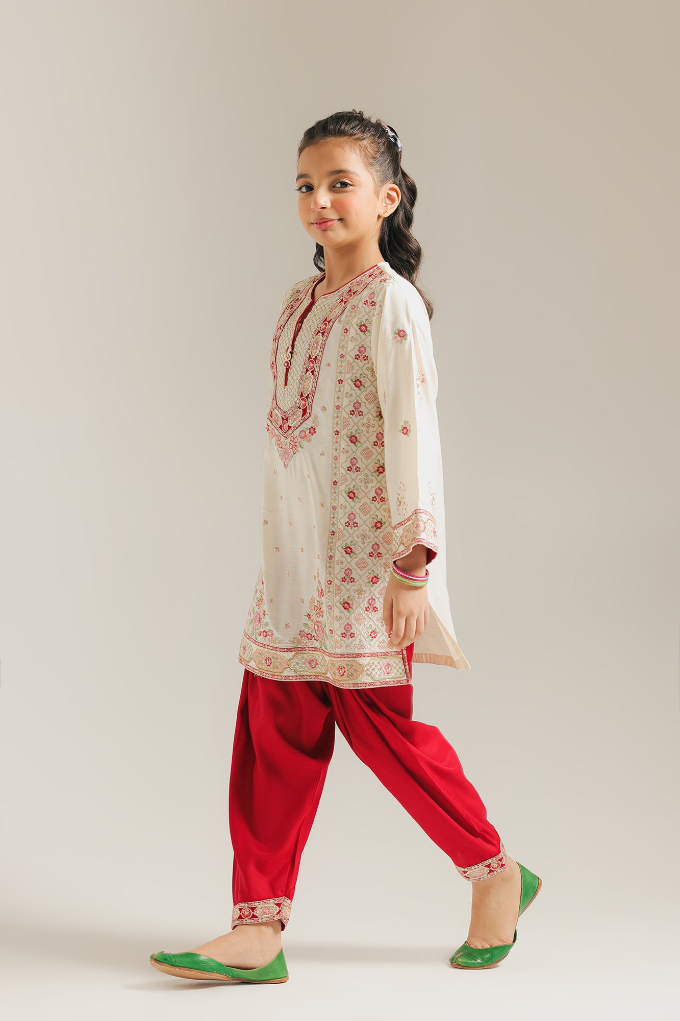 EMBROIDERED SUIT (E0815/404/002 E0815/304/002)