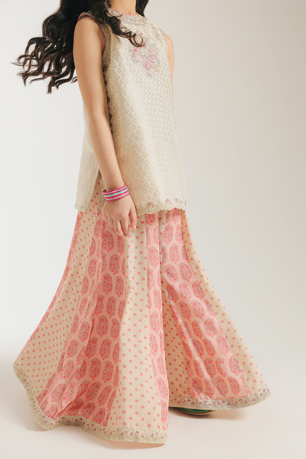 EMBROIDERED SUIT (E0818/404/002 E0818/304/002)