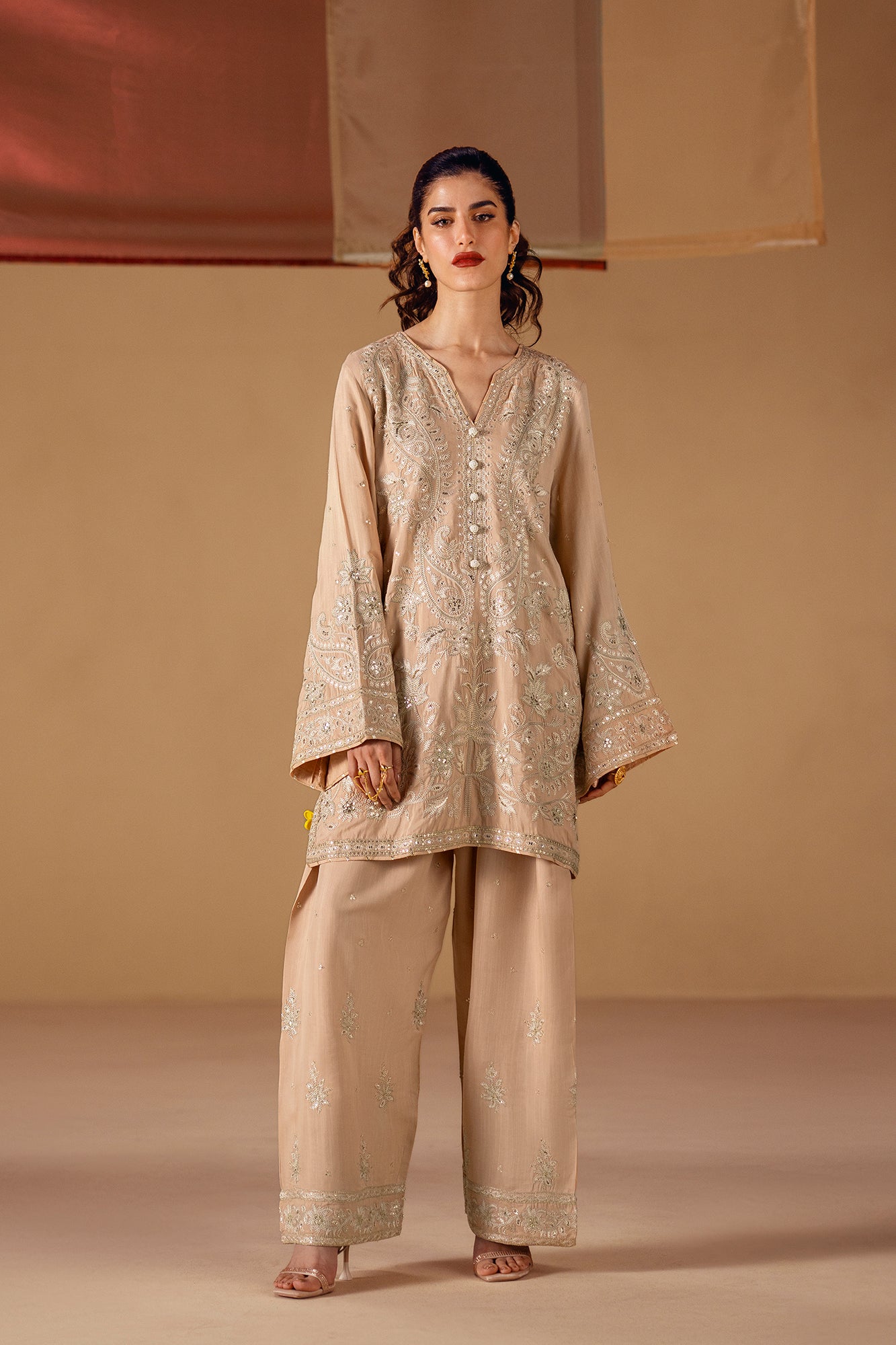 EMBROIDERED SUIT (E0821/104/806)