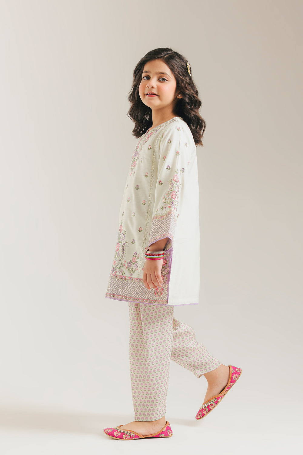 EMBROIDERED SUIT (E0842/404/003 E0842/304/003)