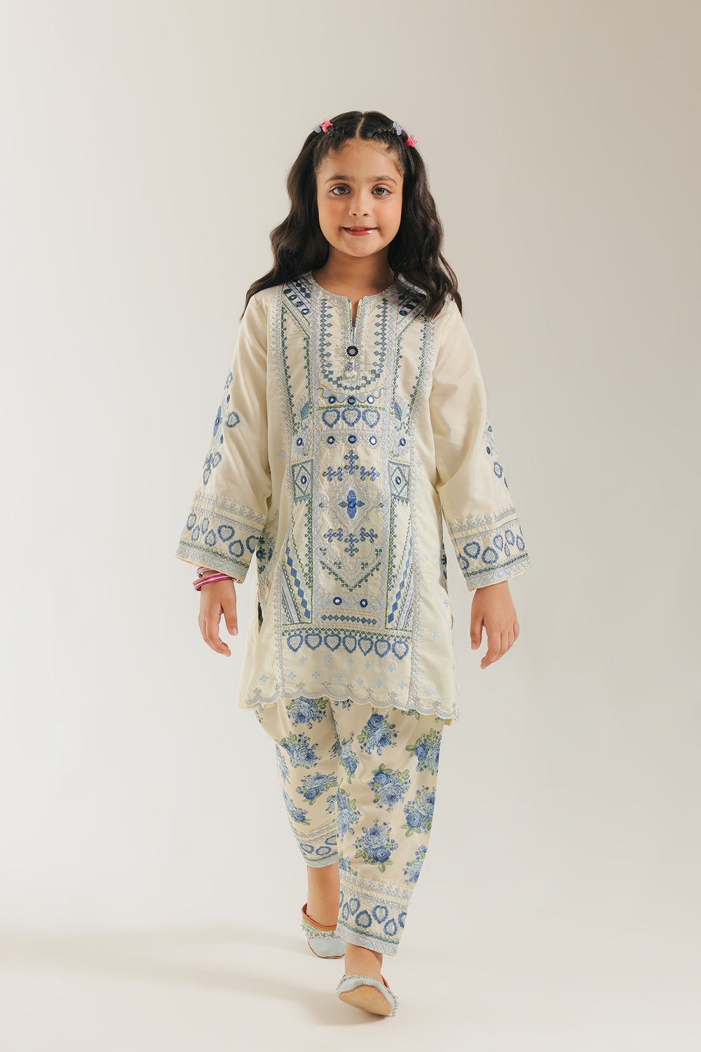 EMBROIDERED SUIT (E0850/404/005 E0850/304/005)