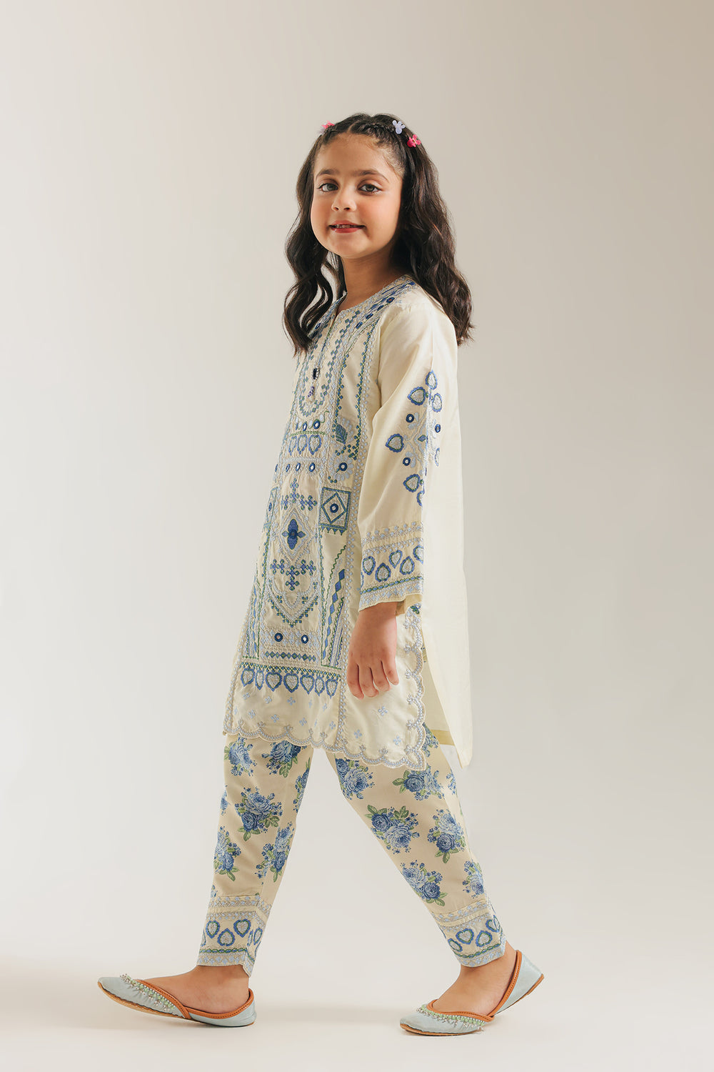 EMBROIDERED SUIT (E0850/404/005 E0850/304/005)