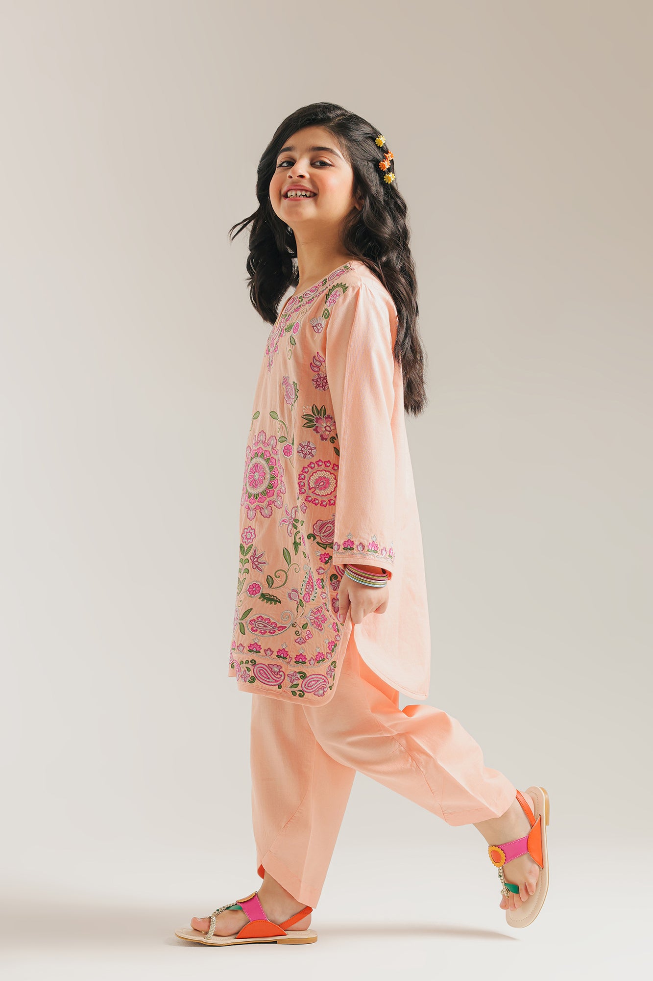 EMBROIDERED SUIT (E0851/404/315 E0851/304/315)