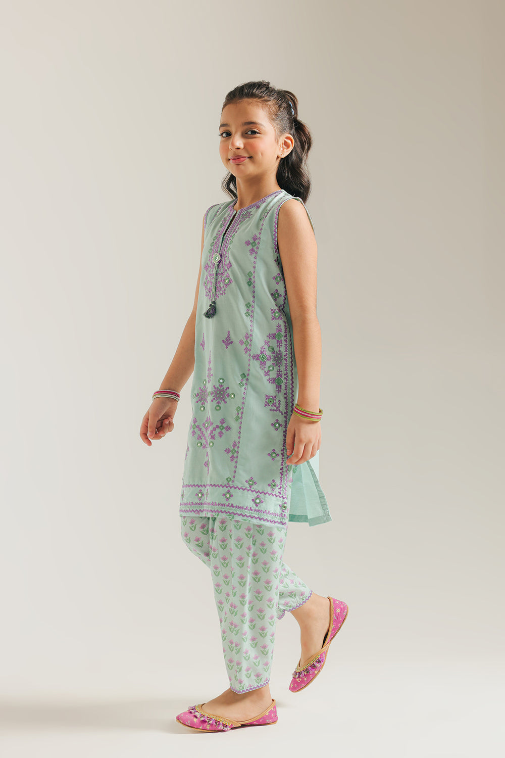 EMBROIDERED SUIT (E0852/404/720 E0852/304/720)