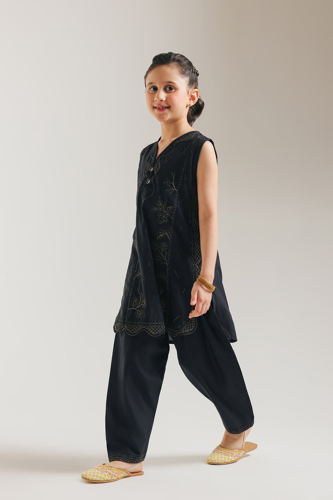 EMBROIDERED SUIT (E0854/404/902 E0854/304/902)