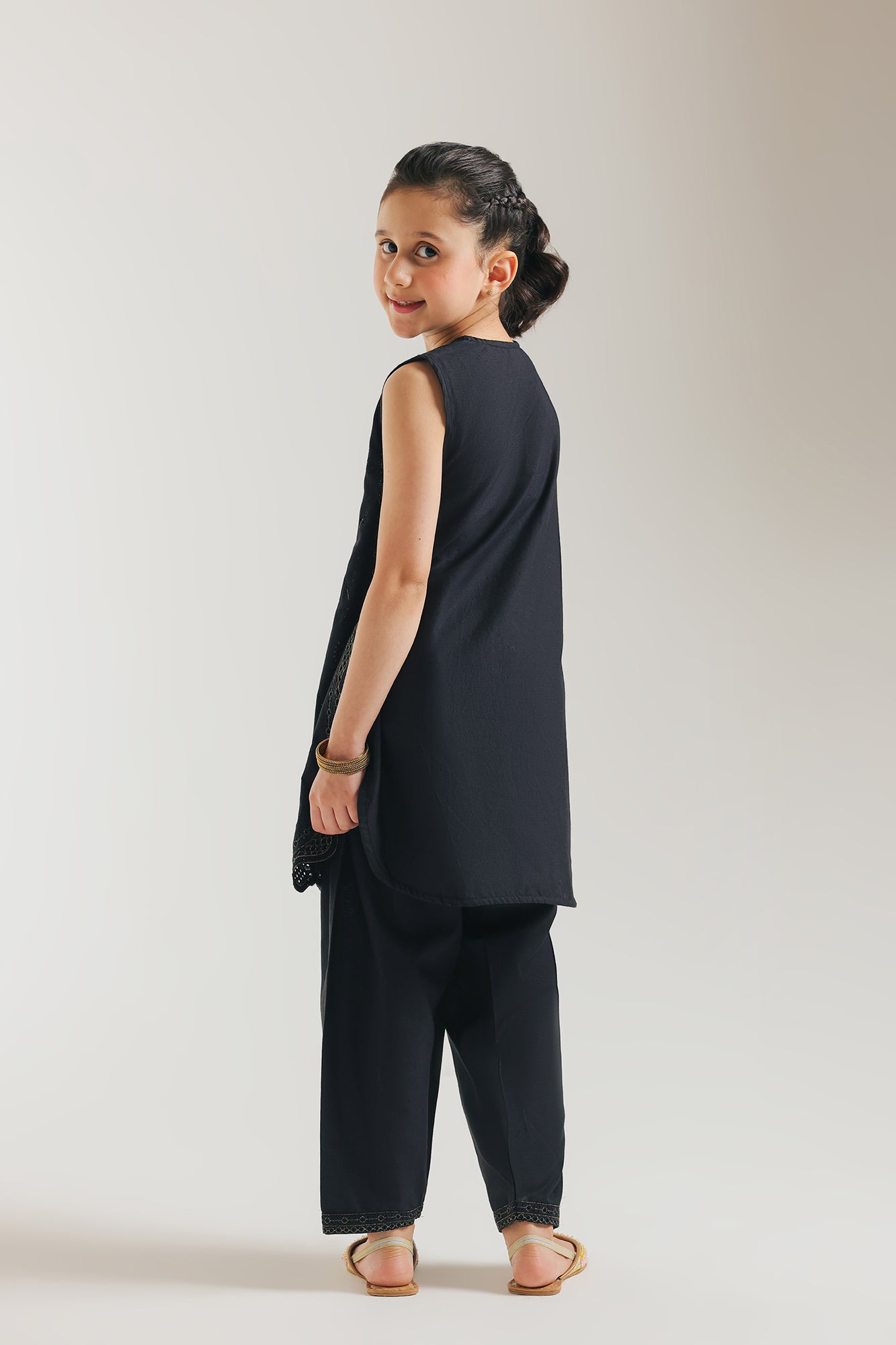 EMBROIDERED SUIT (E0854/404/902 E0854/304/902)