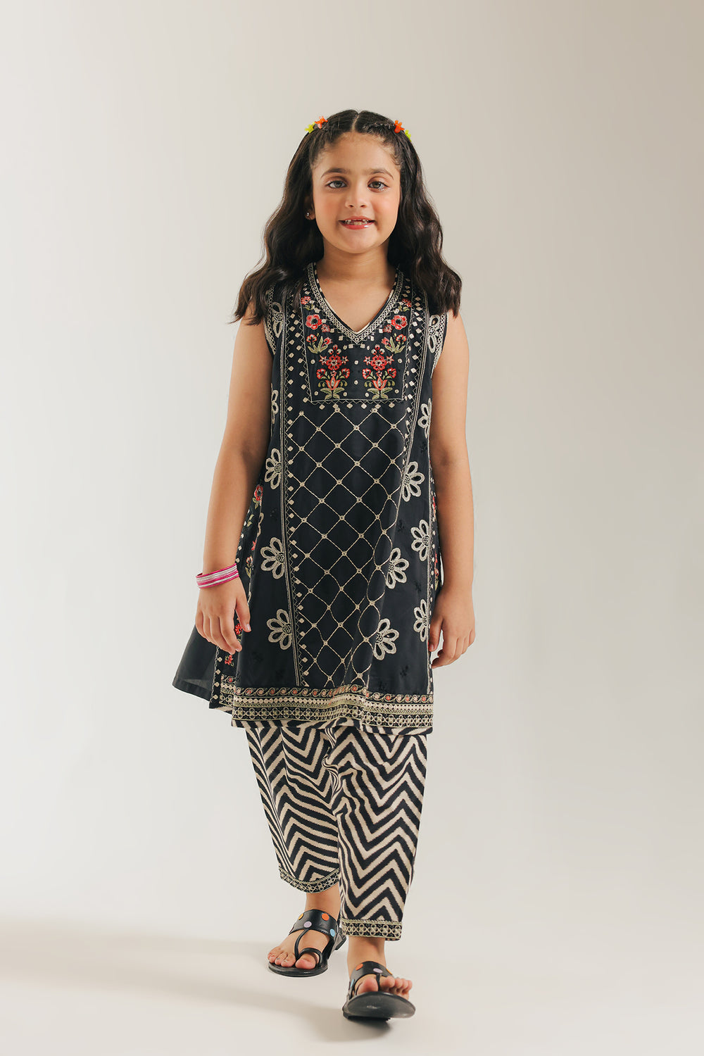 EMBROIDERED SUIT (E0856/404/902 E0856/304/902)