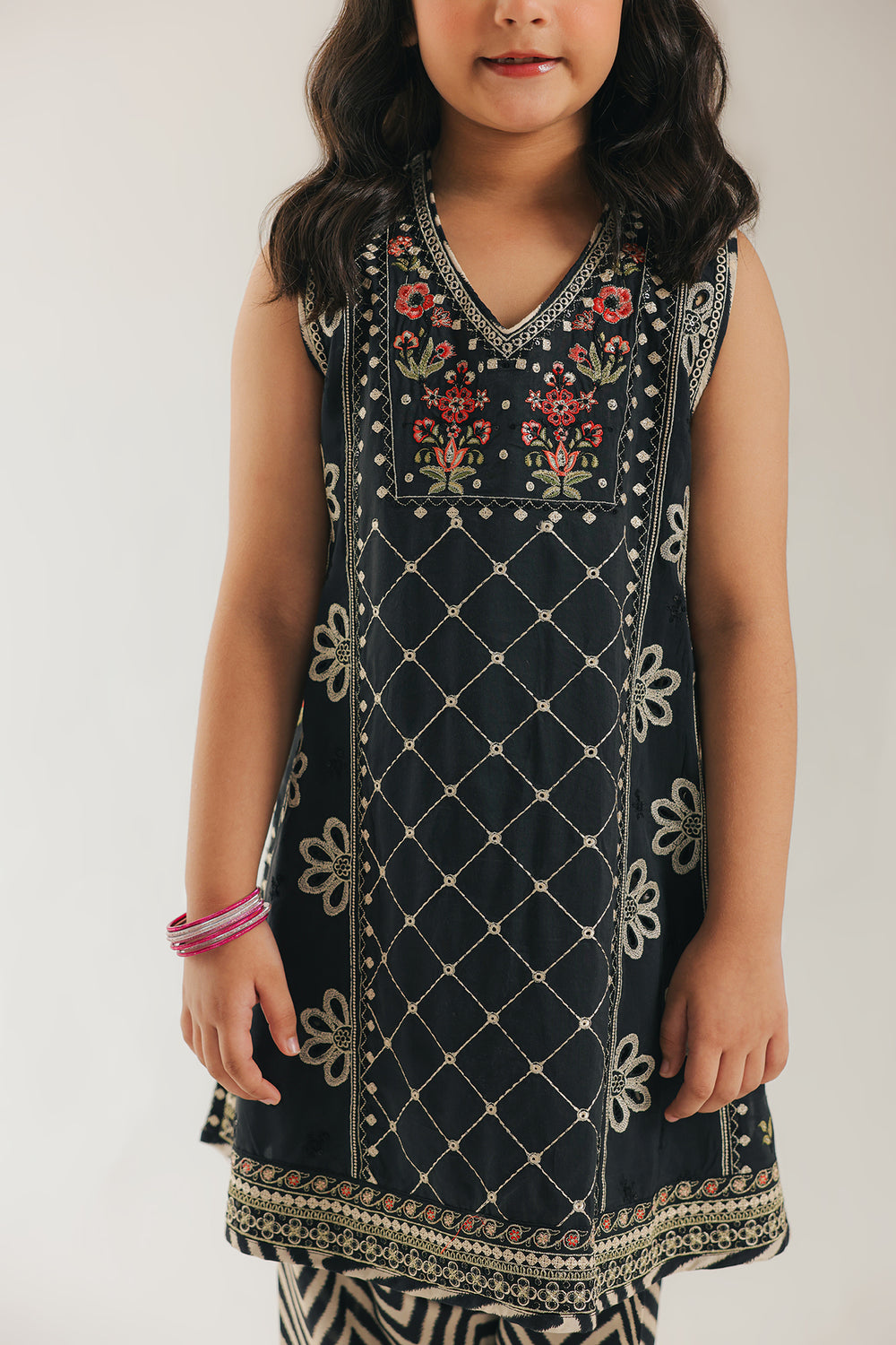 EMBROIDERED SUIT (E0856/404/902 E0856/304/902)