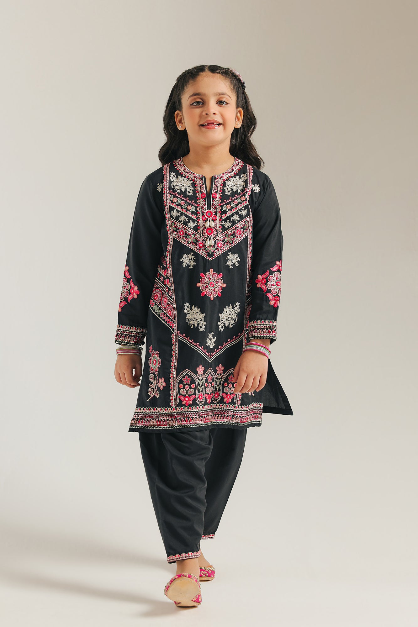 EMBROIDERED SUIT (E0862/404/902 E0862/304/902)
