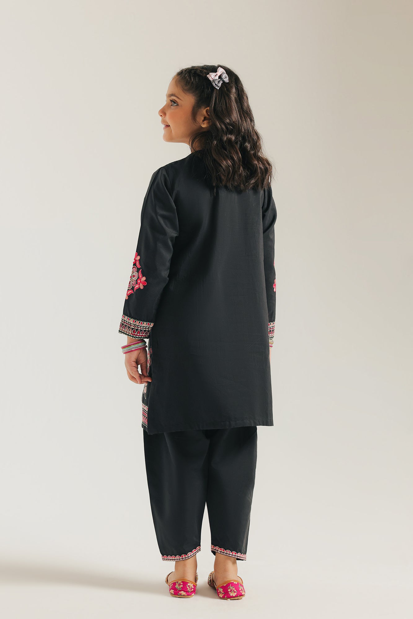 EMBROIDERED SUIT (E0862/404/902 E0862/304/902)