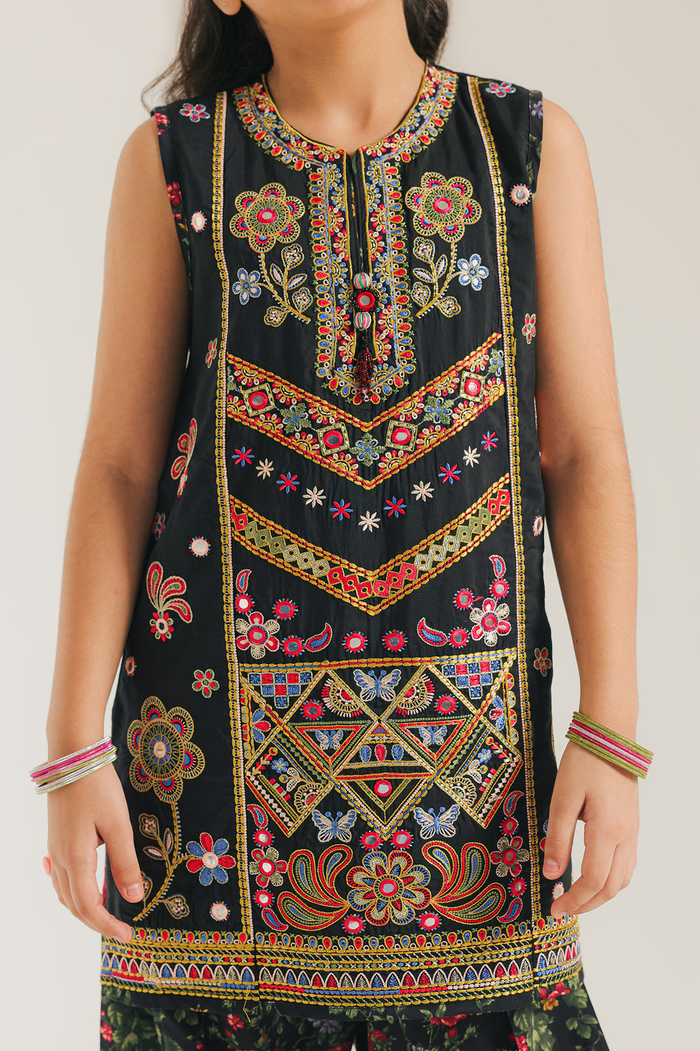 EMBROIDERED SUIT (E0864/404/902 E0864/304/902)