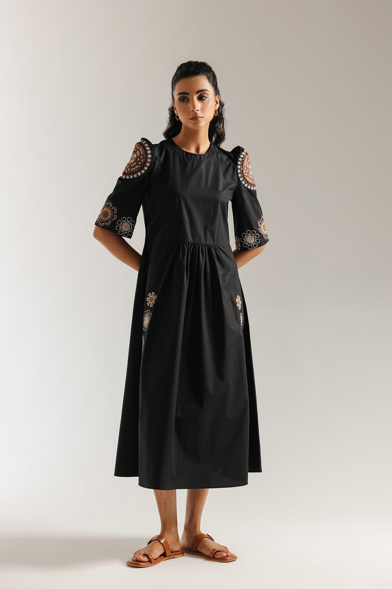 EMBROIDERED DRESS (E1016/101/902)