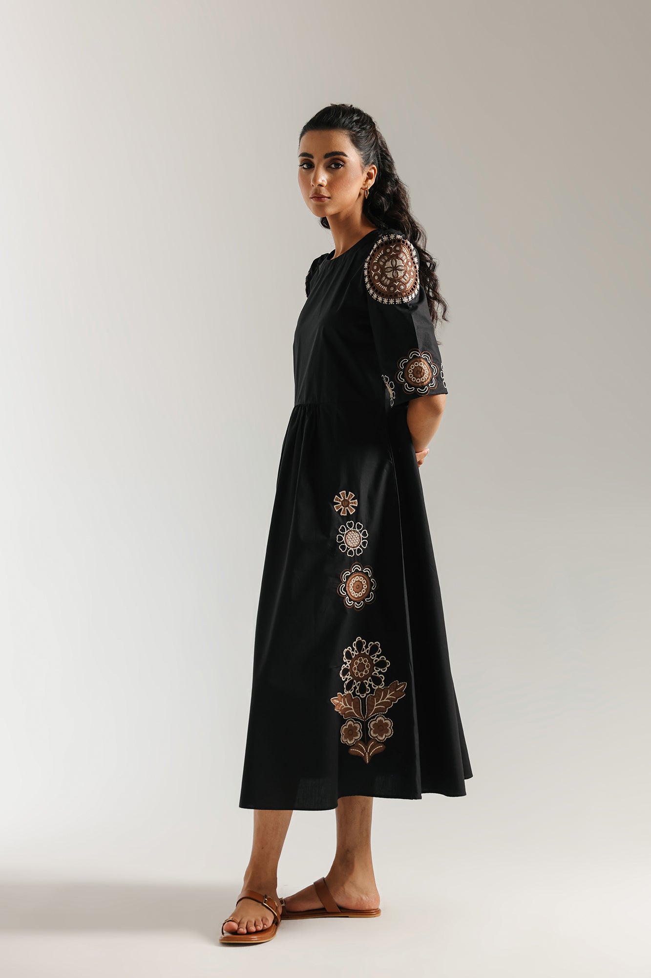 EMBROIDERED DRESS (E1016/101/902)