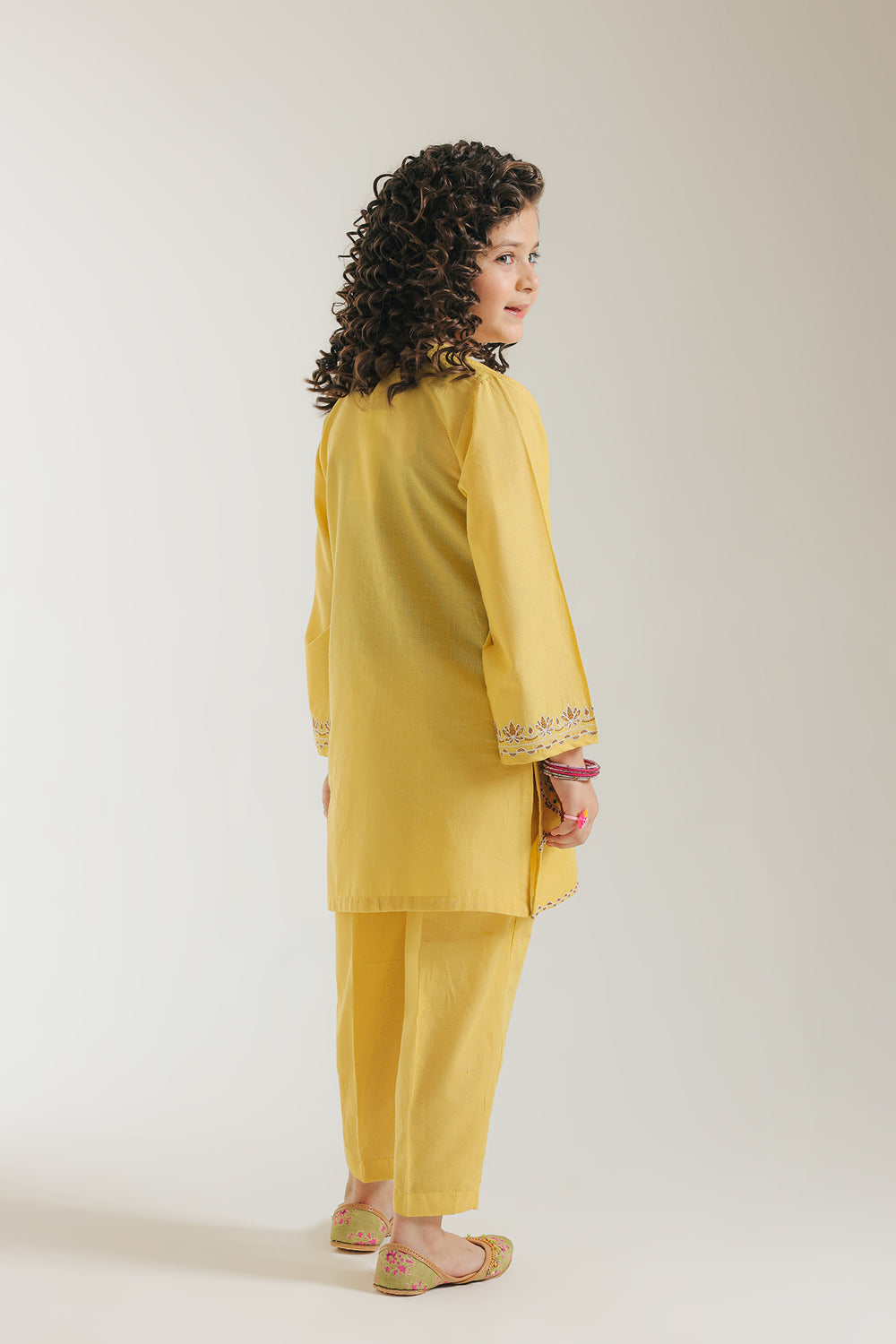 EMBROIDERED SUIT (E1034/402/106 E1034/302/106)