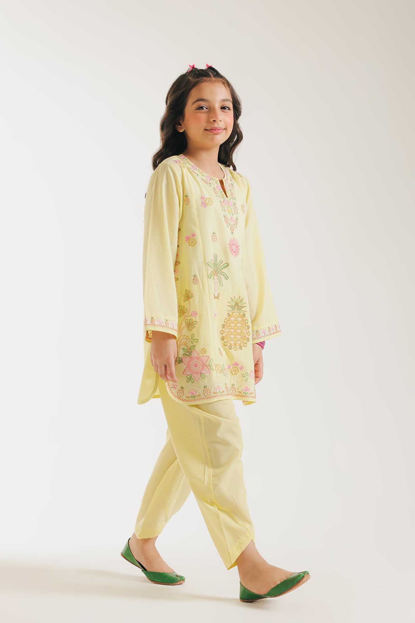 EMBROIDERED SUIT (E1035/402/110 E1035/302/110)