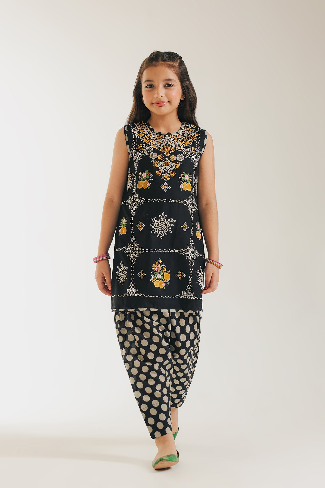 EMBROIDERED SUIT (E1045/402/902 E1045/302/902)