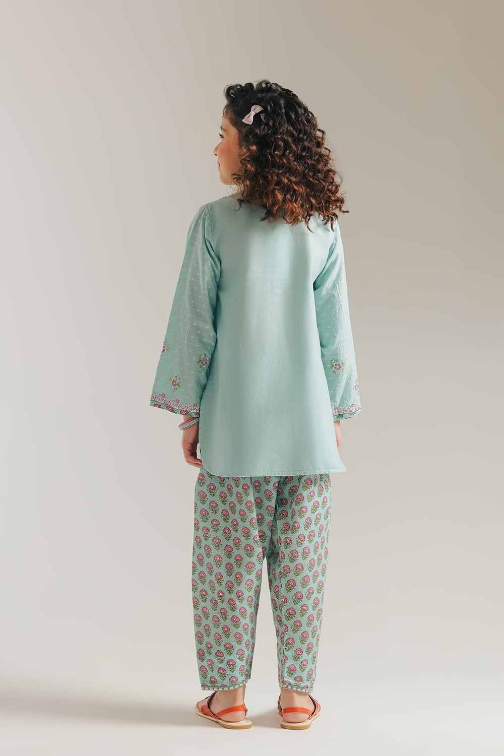 EMBROIDERED SUIT (E1055/402/719 E1055/302/719)