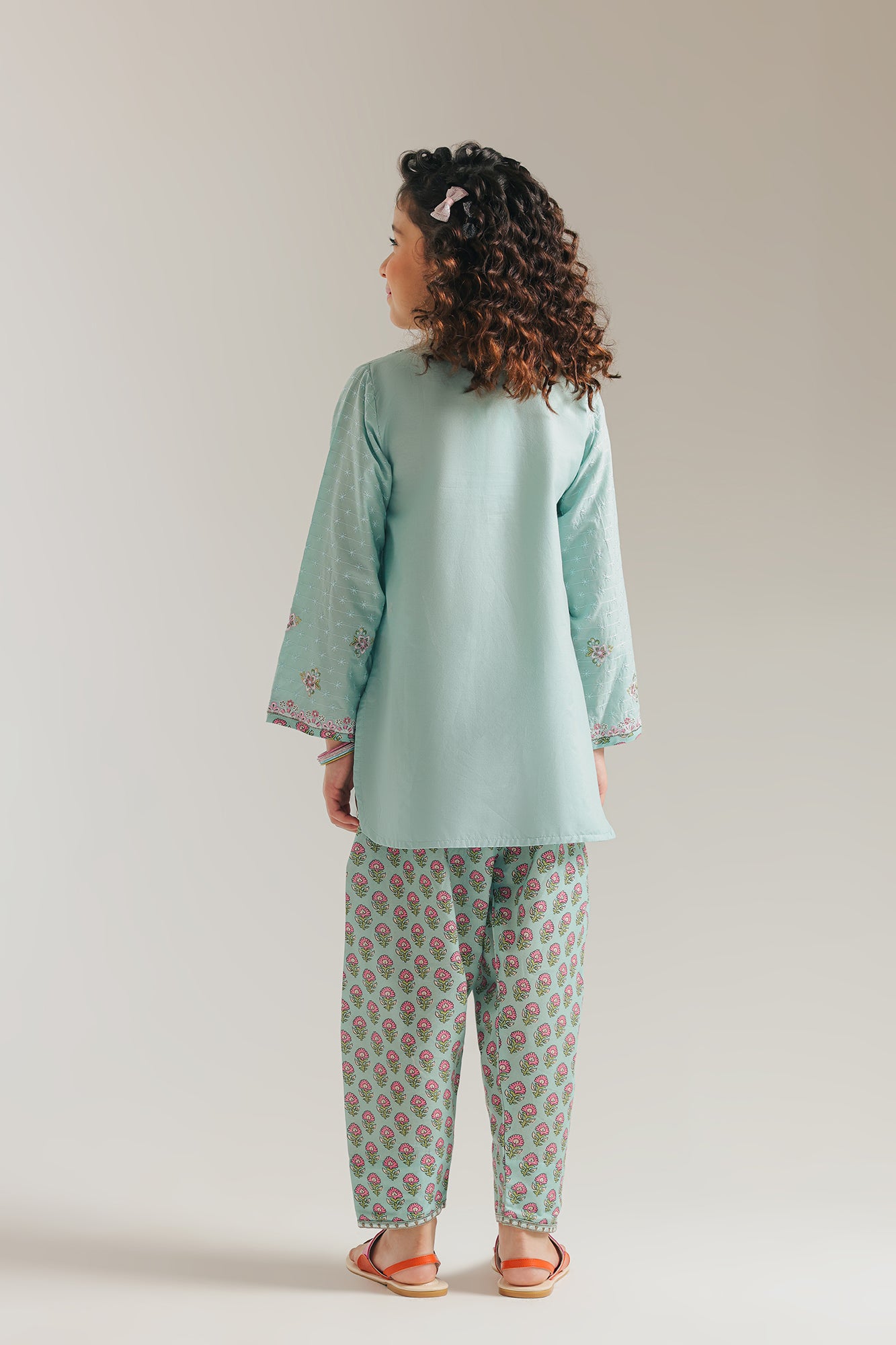 EMBROIDERED SUIT (E1055/402/719 E1055/302/719)