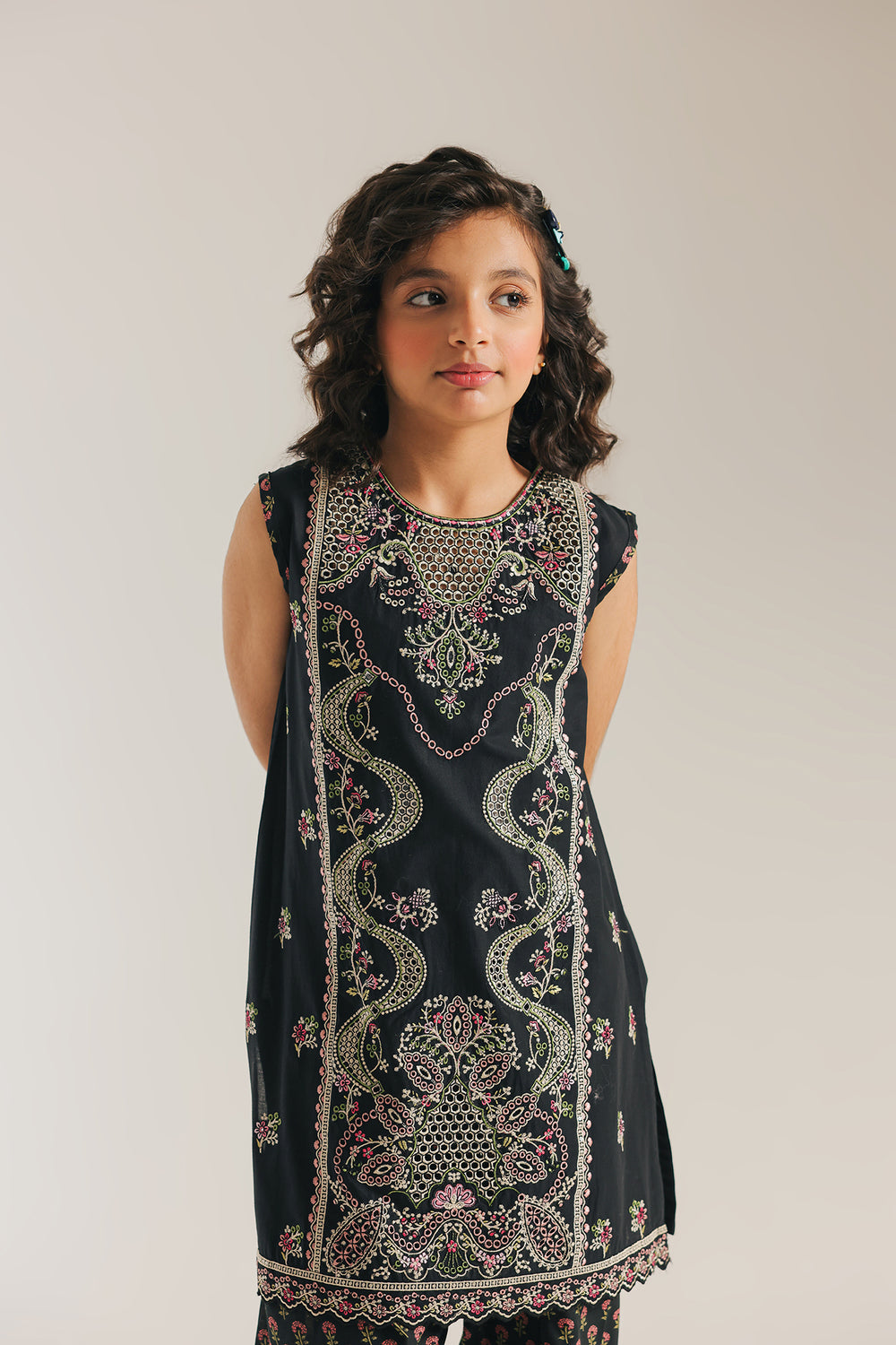 EMBROIDERED SUIT (E1056/402/902 E1056/302/902)