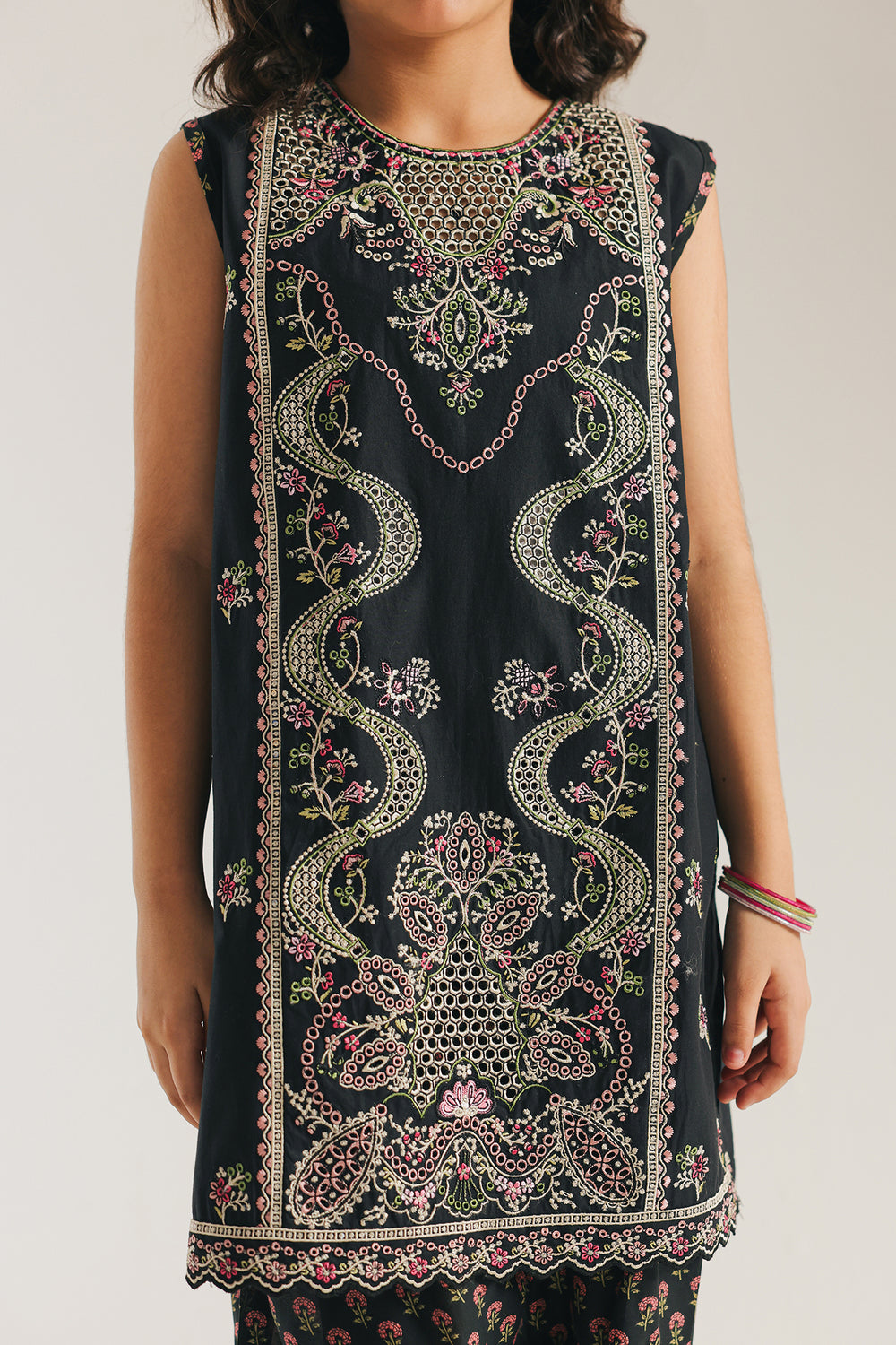 EMBROIDERED SUIT (E1056/402/902 E1056/302/902)